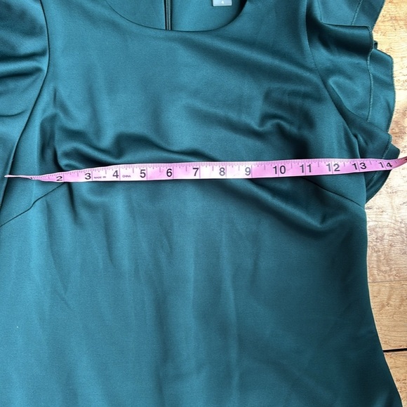 Size 4 emerald green Tommy hilfigure dress - Picture 7 of 7